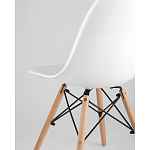 Пластиковый стул на ножках из массива бука Eames White  варинант исполнения - 3 | Loft Concept в Красноярске
