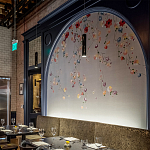 Обои ручная роспись Falling Flowers Standard colourway on Pale Grey dyed silk варинант исполнения - 3 | Loft Concept в Красноярске