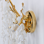 Бра золотого цвета с ветвями и белыми овальными стеклянными подвесками Droplet Chandelier варинант исполнения - 6 | Loft Concept в Красноярске