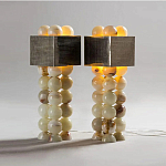 Настольная лампа с основанием из 24 выточенных сферических камней Through Stone варинант исполнения - 2 | Loft Concept в Красноярске