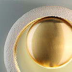 Бра с бежевым текстурным кольцом и латунным шаром в центре Tactile  варинант исполнения - 6 | Loft Concept в Красноярске