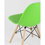 Пластиковый стул на ножках из массива бука Eames Light Green варинант исполнения - 3 | Loft Concept в Красноярске