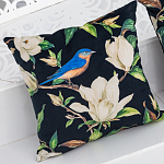 Декоративная подушка чёрная с изображением птицы в саду Blooming Blue Birds варинант исполнения - 2 | Loft Concept в Красноярске