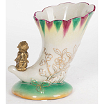 Ваза из фарфора с бронзовой фигуркой ангела Eden Garden porcelain and bronze варинант исполнения - 2 | Loft Concept в Красноярске