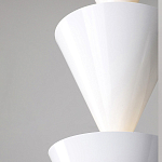 Подвесной светильник светодиодный в виде ряда белых металлических конусов  Herringbone варинант исполнения - 6 | Loft Concept в Красноярске