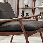 Кресло c каркасом из массива дерева и мягкой кожаной обивкой Walnut Armchair варинант исполнения - 6 | Loft Concept в Красноярске