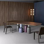 Обеденный стол деревянный с разноцветными фигурными ножками Cop варинант исполнения - 2 | Loft Concept в Красноярске