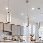 Подвесной светильник золотого цвета с двумя вытянутыми овальными рамками в форме скрепки Eurofase варинант исполнения - 8 | Loft Concept в Красноярске