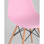 Пластиковый стул на ножках из массива бука Eames Pink варинант исполнения - 2 | Loft Concept в Красноярске
