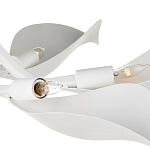 Потолочный светильник с плафонами в виде белых лепестков Delicate Flower варинант исполнения - 1 | Loft Concept в Красноярске