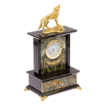 Часы настольные с декором в виде волка из натурального камня Офиокальцит Wolf Stone Clock варинант исполнения - 2 | Loft Concept в Красноярске