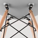 Пластиковый стул на ножках из массива бука Eames Cappuccino варинант исполнения - 9 | Loft Concept в Красноярске