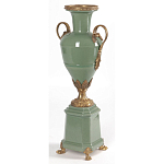 Ваза зеленого цвета из фарфора на высокой подставке с бронзовыми ручками Eden Garden porcelain and bronze варинант исполнения - 2 | Loft Concept в Красноярске