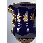 Ваза темно-синего цвета из фарфора с бронзовыми ручками в виде фигур Eden Garden porcelain and bronze варинант исполнения - 3 | Loft Concept в Красноярске