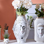 Ваза с декоративными лицами и графическими элементами в виде сердец и символов Faces of Imagination варинант исполнения - 5 | Loft Concept в Красноярске