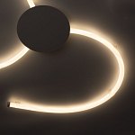 Люстра белого цвета с тремя изогнутыми светодиоидными плафонами Luke Lampco Tracer Lamp варинант исполнения - 5 | Loft Concept в Красноярске