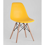 Пластиковый стул на ножках из массива бука Eames Yellow варинант исполнения - 1 | Loft Concept в Красноярске