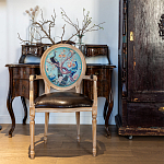 Полукресло из массива бука с сиденьем из экокожи и цветочным принтом на спинке Chinoiserie Garden Chair варинант исполнения - 6 | Loft Concept в Красноярске