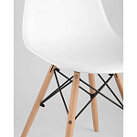 Пластиковый стул на ножках из массива бука Eames White  варинант исполнения - 2 | Loft Concept в Красноярске
