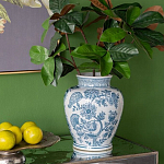 Ваза округлой формы белого цвета с синим растительным узором Blue & White Ornament  варинант исполнения - 5 | Loft Concept в Красноярске