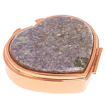 Таблетница карманная в форме сердца с 3-мя отделениями с зеркалом и накладкой из натурального камня Лепидолит Red Gold Stone Pillboxes варинант исполнения - 1 | Loft Concept в Красноярске