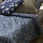 Постельное белье темно-синего цвета с рисунком Blossom Essence Sophie варинант исполнения - 8 | Loft Concept в Красноярске