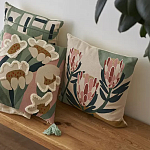 Подушка с цветочным принтом Blooming Elegance Lily варинант исполнения - 7 | Loft Concept в Красноярске