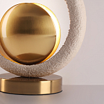 Настольная лампа с бежевым текстурным кольцом и латунным шаром в центре Tactile   варинант исполнения - 7 | Loft Concept в Красноярске