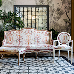 Трехместный диван из массива бука бежевый с растительным орнаментом Raffael Renaissance Beige Sofa варинант исполнения - 9 | Loft Concept в Красноярске