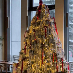 Комплект Новогодней Елки вместе с серебряной мишурой и красными лентами варинант исполнения - 2 | Loft Concept в Красноярске