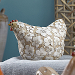 Статуэтка курица с резными белыми цветами на бежевой фактурной поверхности Rustic Chicken варинант исполнения - 3 | Loft Concept в Красноярске