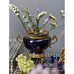 Ваза темно-синяя фарфоровая на бронзовой подставке с ажурным ободком и изогнутыми ручками Eden Garden варинант исполнения - 4 | Loft Concept в Красноярске