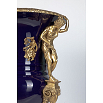 Ваза темно-синего цвета из фарфора с бронзовыми ручками в виде фигур Eden Garden porcelain and bronze варинант исполнения - 5 | Loft Concept в Красноярске