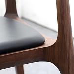 Стул деревянный с мягким сиденьем из черной натуральной кожи Moon Walnut Furniture варинант исполнения - 7 | Loft Concept в Красноярске