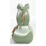 Ваза зеленого цвета из фарфора с бронзовыми ручками в виде драконов и рельефным цветочным декором Eden Garden porcelain and bronze варинант исполнения - 3 | Loft Concept в Красноярске