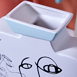 Ваза плоская белая с абстрактными черными линиями в форме лиц Faces of Imagination варинант исполнения - 6 | Loft Concept в Красноярске