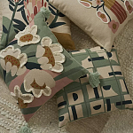 Подушка декоративная зеленого цвета с геометрическим рисунком Divine Abstractions варинант исполнения - 8 | Loft Concept в Красноярске