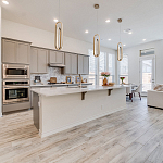 Подвесной светильник золотого цвета с двумя вытянутыми овальными рамками в форме скрепки Eurofase варинант исполнения - 7 | Loft Concept в Красноярске