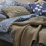 Постельное белье темно-синего цвета с рисунком Blossom Essence Sophie варинант исполнения - 5 | Loft Concept в Красноярске