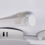 Люстра белого цвета с тремя изогнутыми светодиоидными плафонами Luke Lampco Tracer Lamp варинант исполнения - 7 | Loft Concept в Красноярске