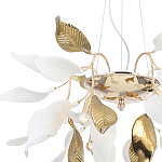 Люстра подвесная с белыми матовыми и золотыми глянцевыми листьями Wintery flovers варинант исполнения - 3 | Loft Concept в Красноярске