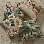 Подушка с цветочным принтом Blooming Elegance Rose варинант исполнения - 6 | Loft Concept в Красноярске