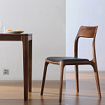 Стул деревянный с мягким сиденьем из черной натуральной кожи Moon Walnut Furniture варинант исполнения - 5 | Loft Concept в Красноярске