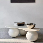 Дизайнерский журнальный стол с изогнутой столешницей на круглых ножках Rigilyr варинант исполнения - 1 | Loft Concept в Красноярске