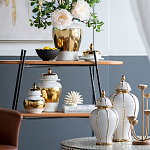 Ваза белая с крышкой и золотистыми фрагментами Chinoiserie Ceramics варинант исполнения - 3 | Loft Concept в Красноярске