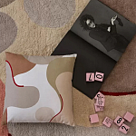 Подушка декоративная хлопковая бежевого цвета с абстрактным принтом Elysian Flow Sand варинант исполнения - 5 | Loft Concept в Красноярске