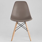 Пластиковый стул на ножках из массива бука Eames Cappuccino варинант исполнения - 3 | Loft Concept в Красноярске