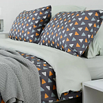 Постельное белье из сатина с принтом треугольники 150х200 см Triangular Dreams варинант исполнения - 7 | Loft Concept в Красноярске