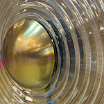 Бра с круглым рифленым плафоном янтарного цвета Savio Glass Disc Light варинант исполнения - 1 | Loft Concept в Красноярске