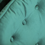 Кресло с мягкой обивкой из велюра на 4-х ножках из массива березы Scarlett Armchair green варинант исполнения - 4 | Loft Concept в Красноярске